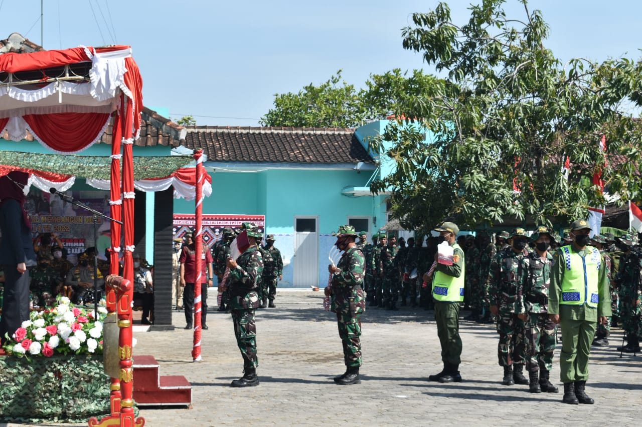Bupati Demak dr. Eistiâ€™anah, SE., Secara Resmi Buka TMMD Reguler Ke-114 Kodim 0716/Demak 